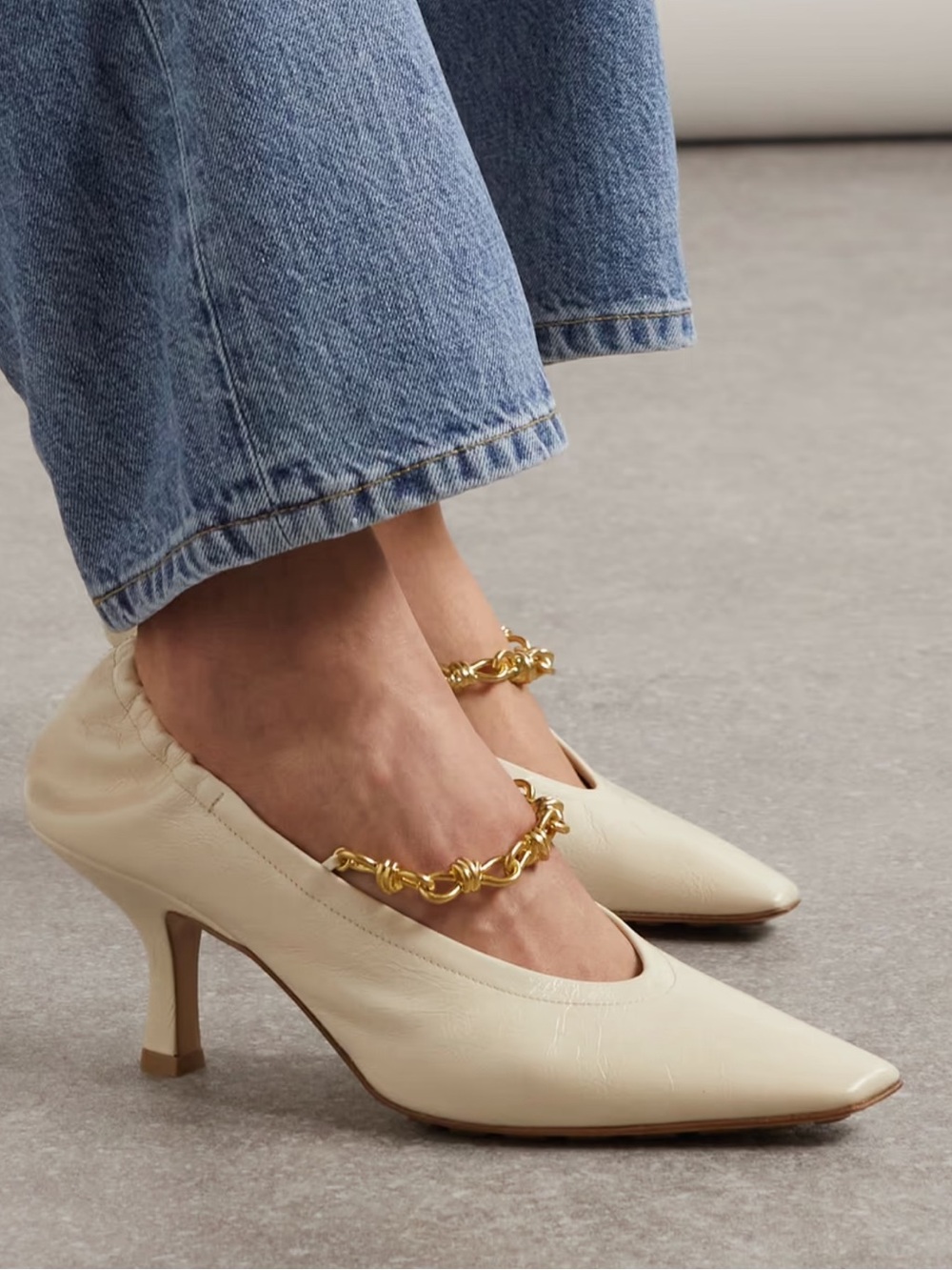 Bottega Veneta Cream Melbourne Chain Strap Pump, Size 38
